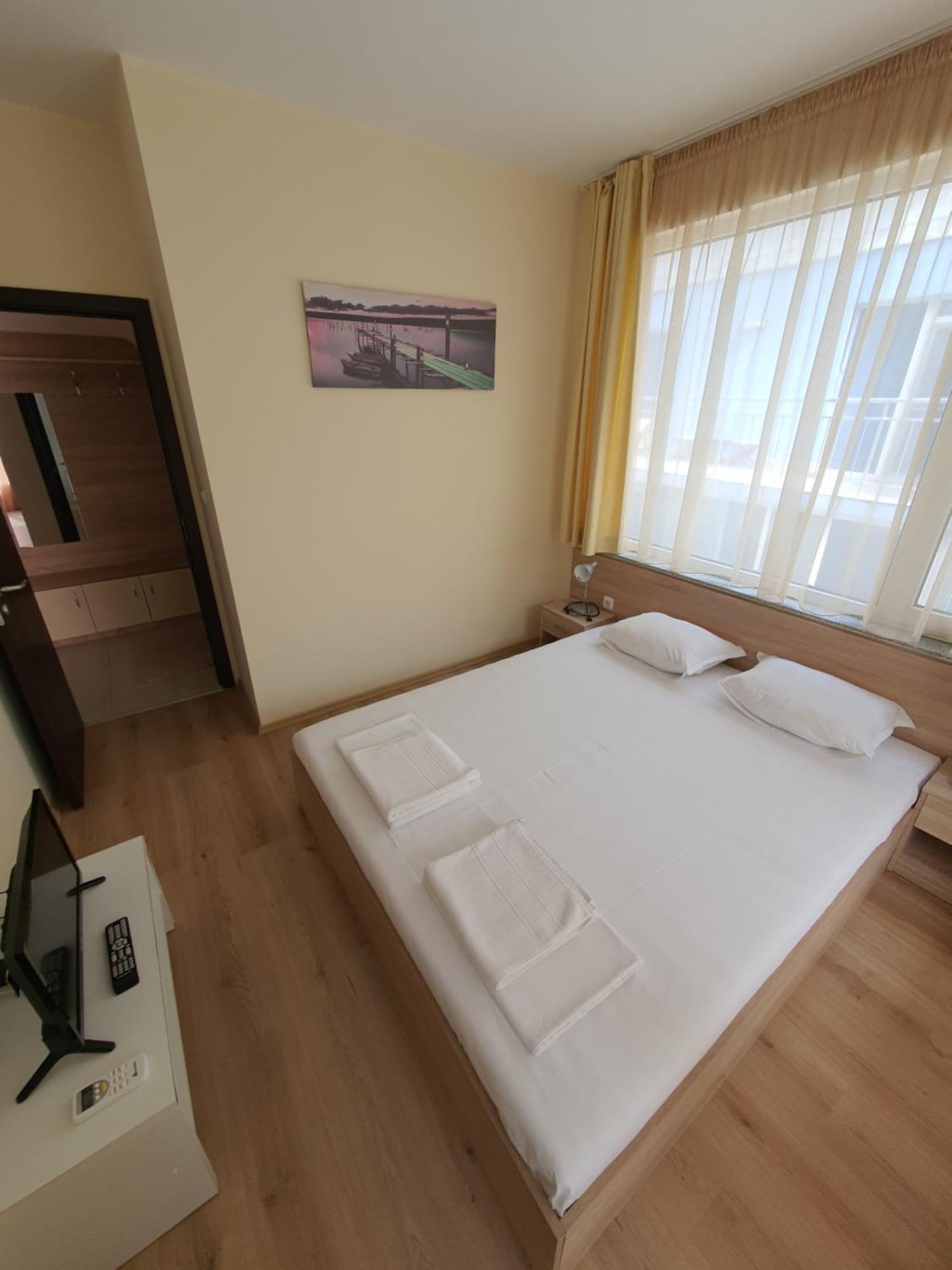 Таня 10 Lägenhet Pomorie Exteriör bild